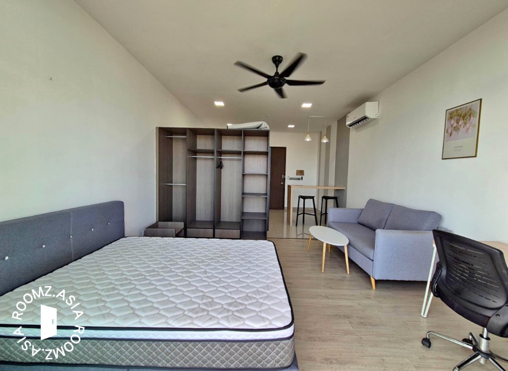 Studio room for rent at By The Sea Batu Ferringhi Penang with private 🛁bathroom