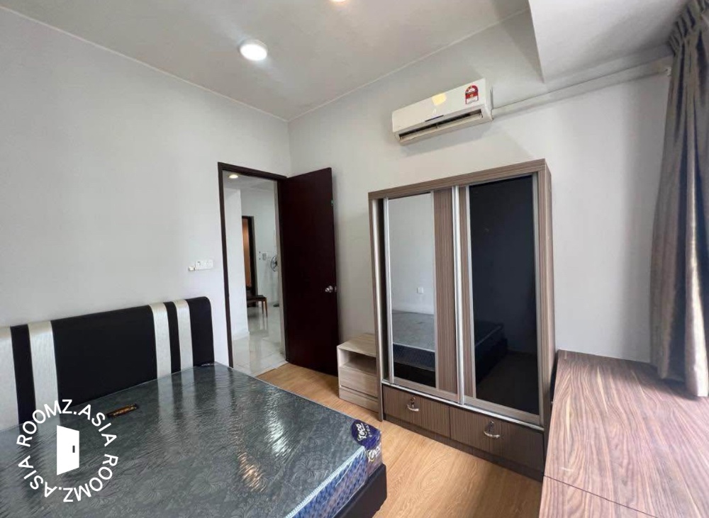 Studio room for rent at Damansara Foresta with private 🛁bathroom