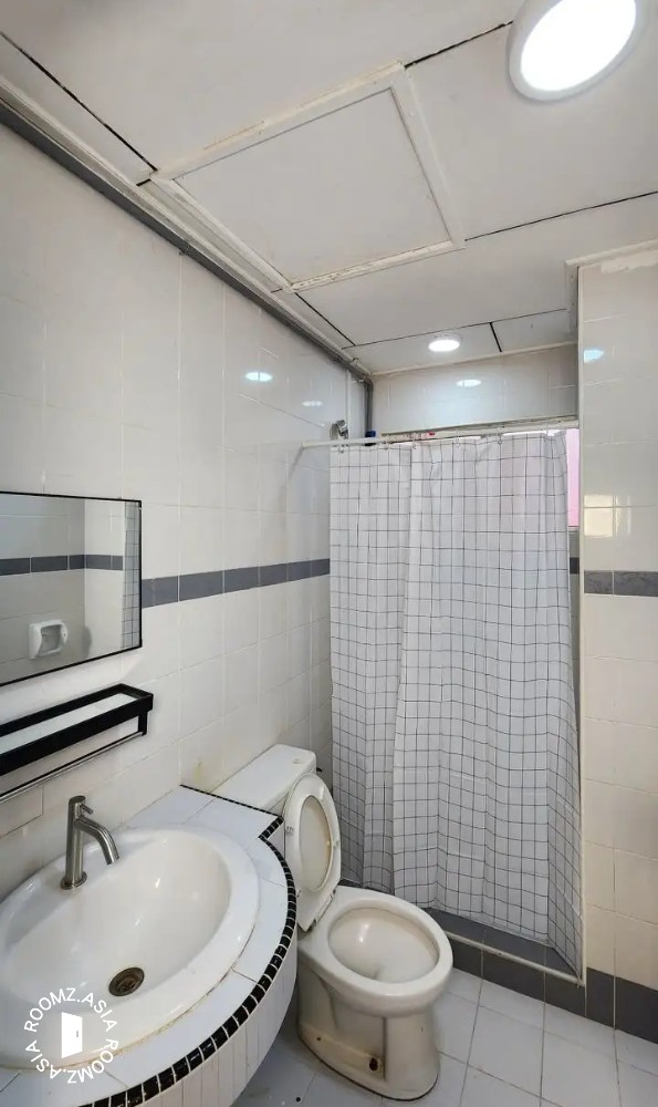 Studio room for rent at Bandar Sunway with private 🛁bathroom
