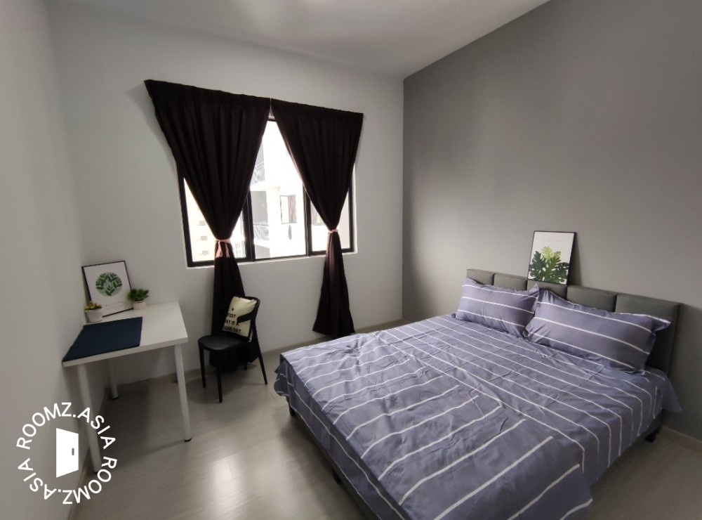 Small room non sharing for rent at The Hamilton , 3min walk LRT Sri Rampai