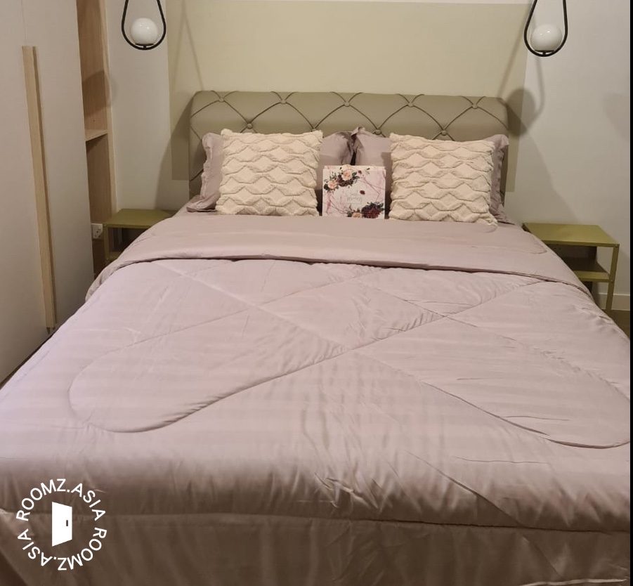 Studio room for rent at with private 🛁bathroom