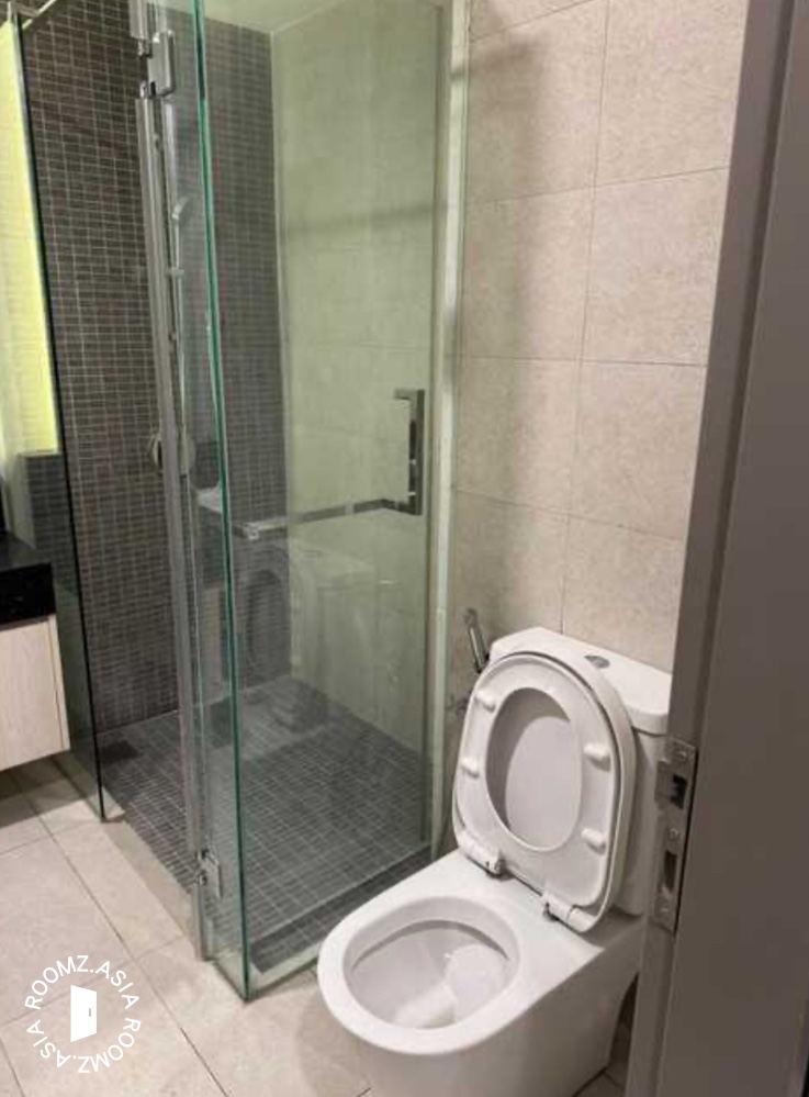 Studio room for rent at with private 🛁bathroom