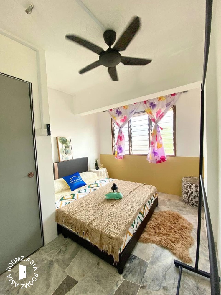 Kajang room for rent near MRT KTM Kajang