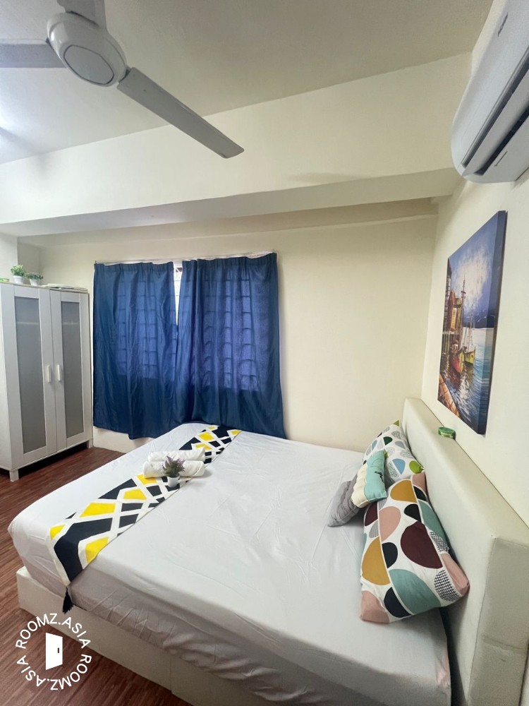 Master room for rent at with private 🛁bathroom
