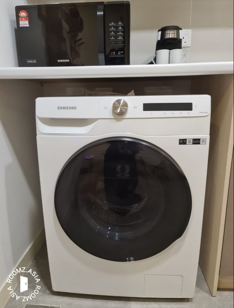 Studio room for rent at with private 🛁bathroom
