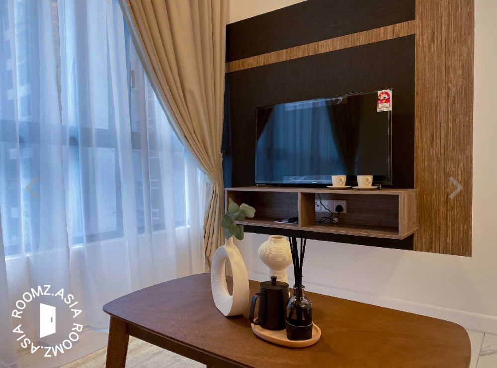 Looking for a happy, great tenant to make this cute and place home! A condo common room with a private bathroom for the tenant's own use. Fully furnished with a Queen sized bed, ceiling fan, aircon, wardrobe with mirror, study table with chair, televisi