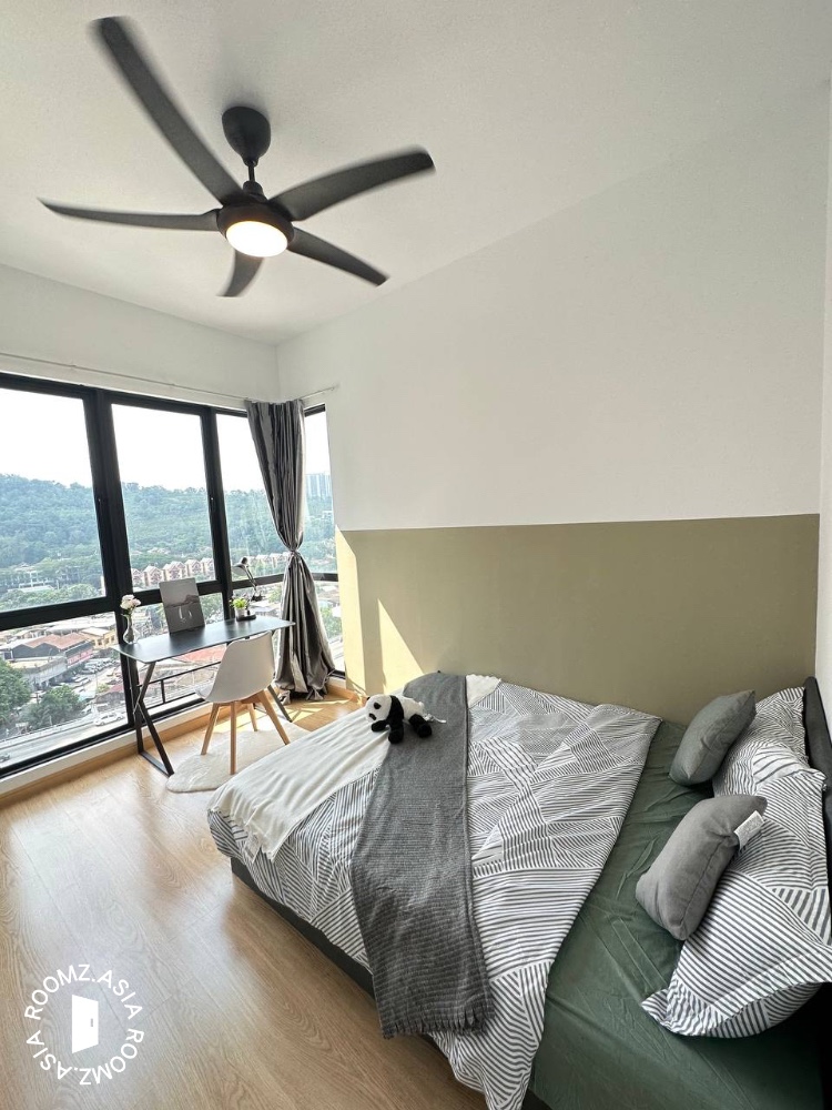 Middle room for rent at Bliss, Old Klang Road