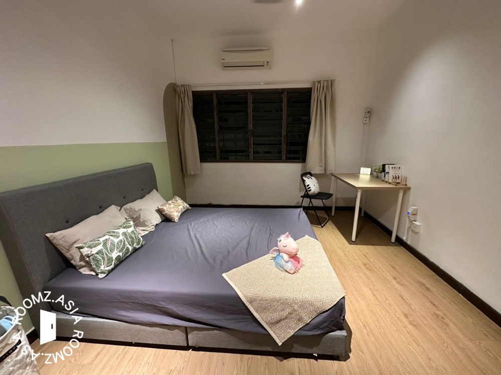 🌞 Spacious & Bright Room – Perfect for a Comfortable Stay!