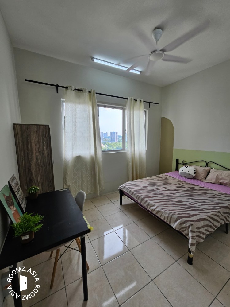 Master room for rent at with private 🛁bathroom
