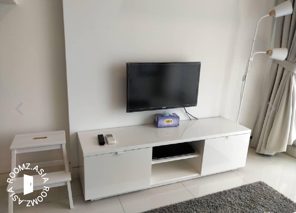 Looking for a happy, great tenant to make this cute and place home! A condo common room with a private bathroom for the tenant's own use. Fully furnished with a Queen sized bed, ceiling fan, aircon, wardrobe with mirror, study table with chair, televisi