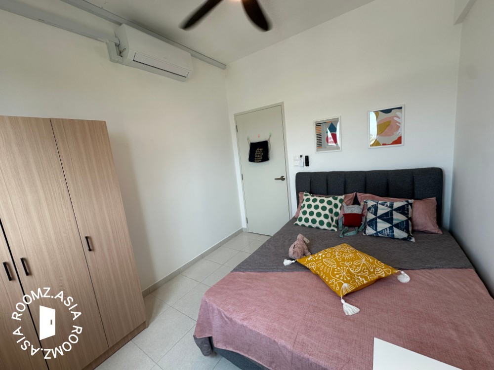 Newly Renovated Middle room for rent at Havana Beach Residences, Bayan Lepas
