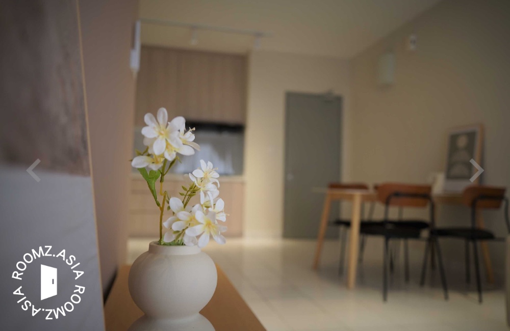 Looking for a happy, great tenant to make this cute and place home! A condo common room with a private bathroom for the tenant's own use. Fully furnished with a Queen sized bed, ceiling fan, aircon, wardrobe with mirror, study table with chair, televisi
