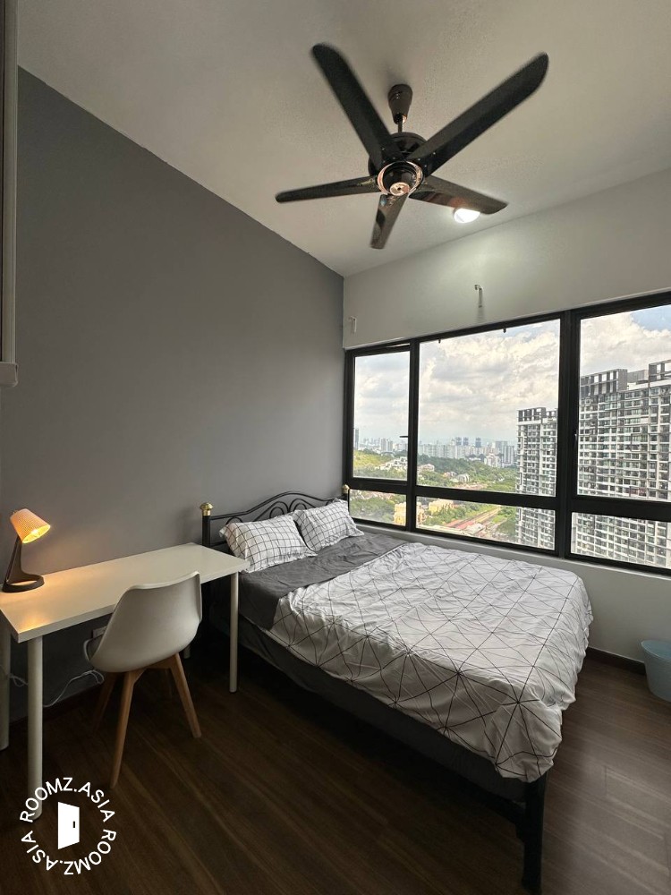 🏡Middle Room for rent 📌Petalz Residence Old Klang Road
