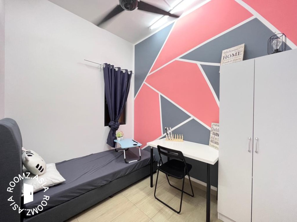 🚀 Near Shopping & Dining Areas – Convenient and Secure!