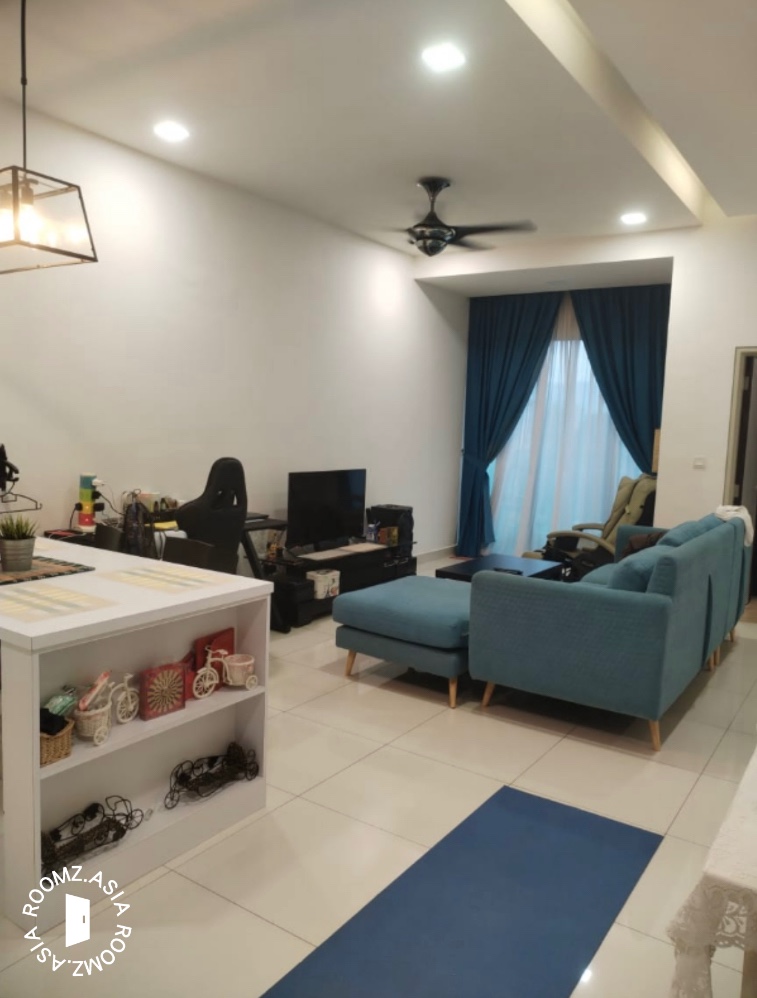 FULLY FURNISHED ONE BEDROOM WITH A PRIVATE BATHROOM