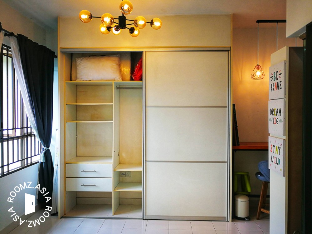Single room for rent at with private 🛁bathroom