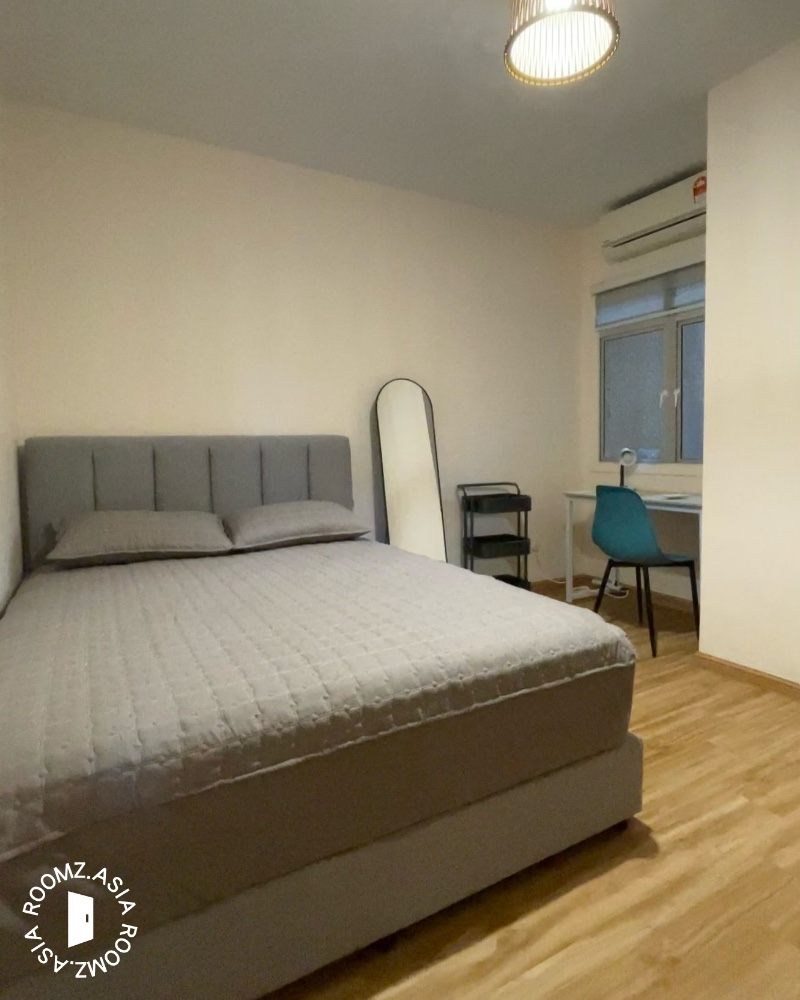 Middle room for rent at Damansara Perdana (All-in price)