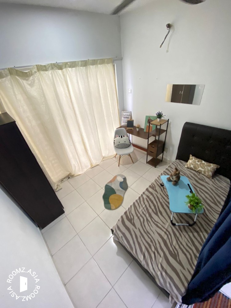 🚆 Near Public Transport + High-Speed WiFi – Comfortable & Convenient!
