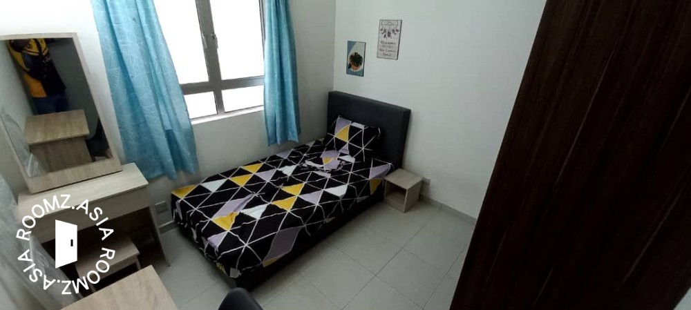 Suria Jelatek Middle Room Mix Gen Unit For Rent, walk to LRT Jelatek