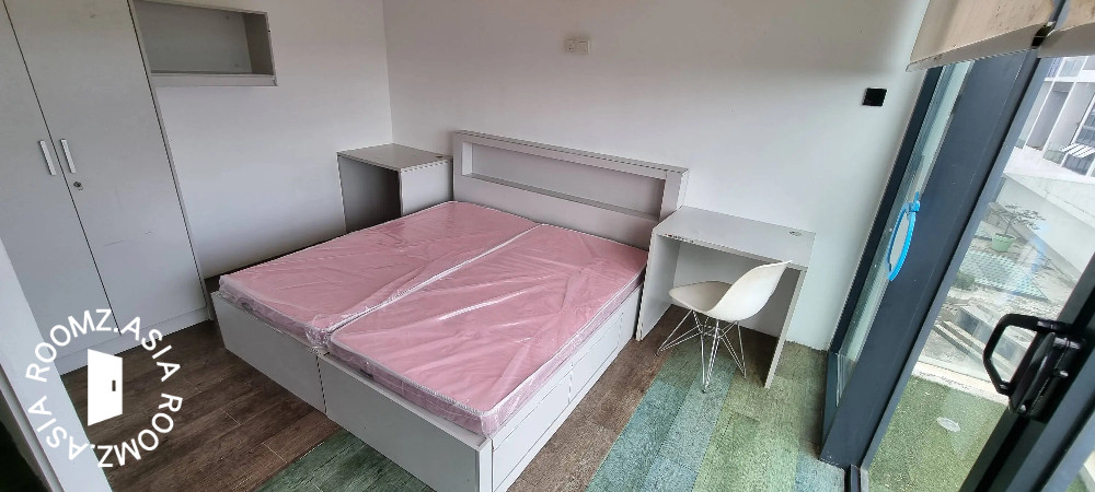 Fully furnished Studio room for rent at with private 🛁bathroom