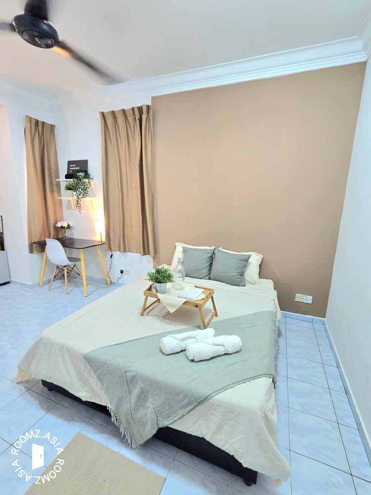 Bukit Indah | Master Room | No Agent Fee