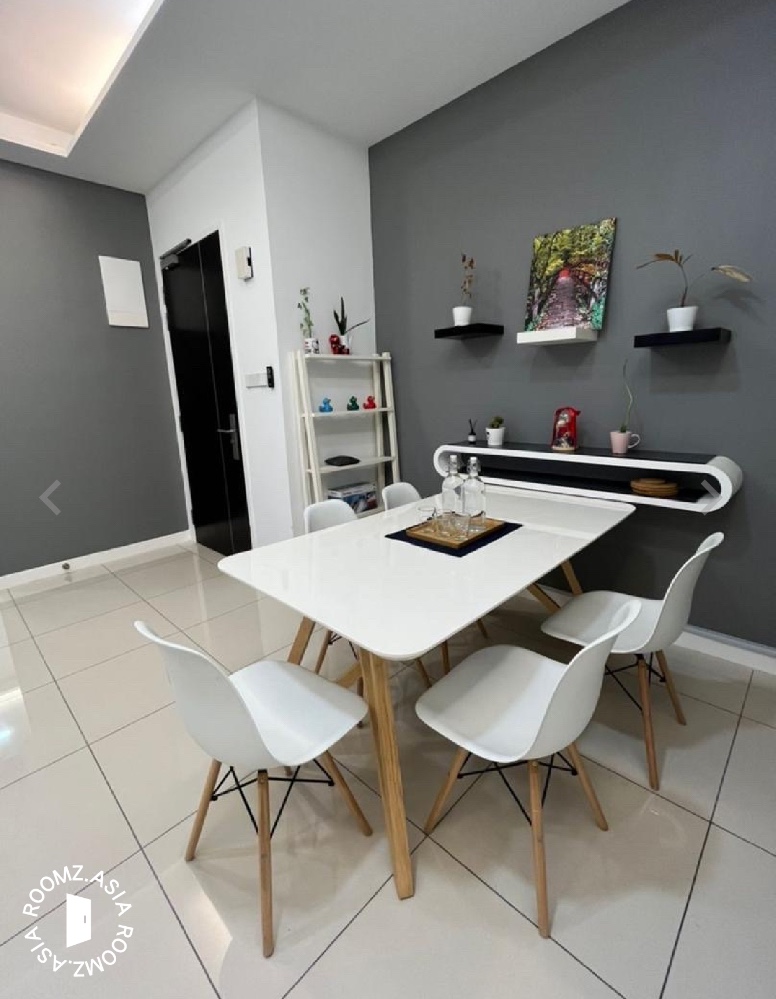 Private rooms attached bathroom available Good location A condo common room with a private bathroom for the tenant's own use. +60 11 1032 9710 Looking for a happy, great tenant to make this cute and place home! Interested tenants should Message