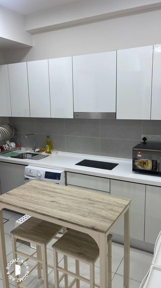 Single room for rent at LAVILE,Maluri