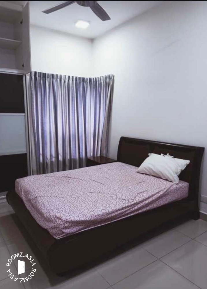 Single room for rent at with private 🛁bathroom