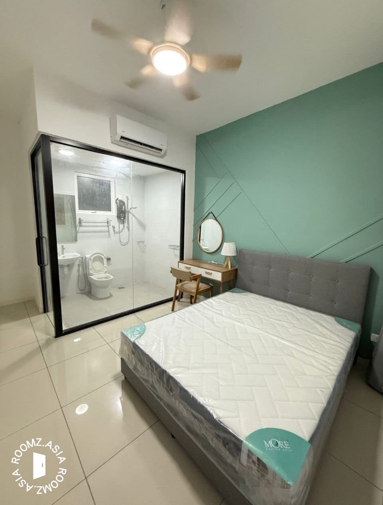 Studio room for rent at The residence Condominium with private 🛁bathroom