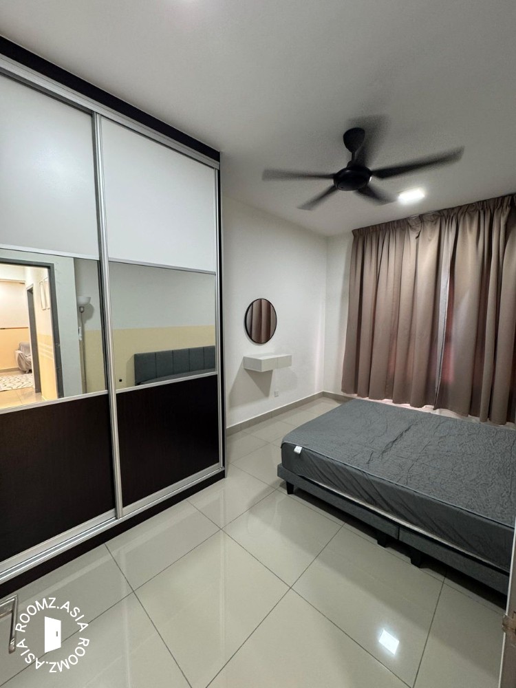 Master room for rent at with private 🛁bathroom prefer 👩female