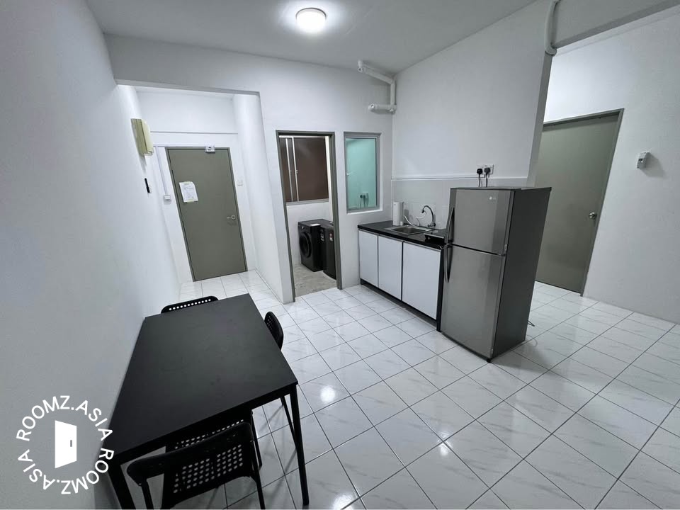Single room for rent at Mutiara Heights, Kajang with private 🛁bathroom