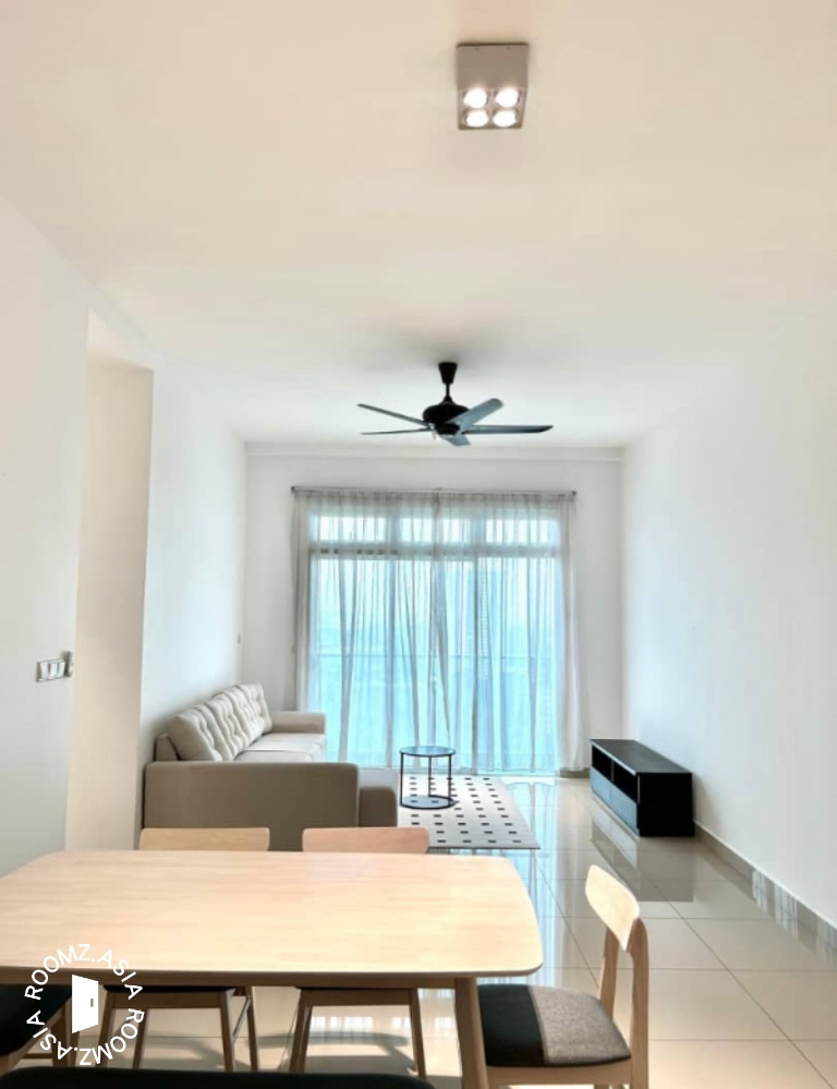 Fully furnished studio unit with private bathroom @ Kanvas SOHO
