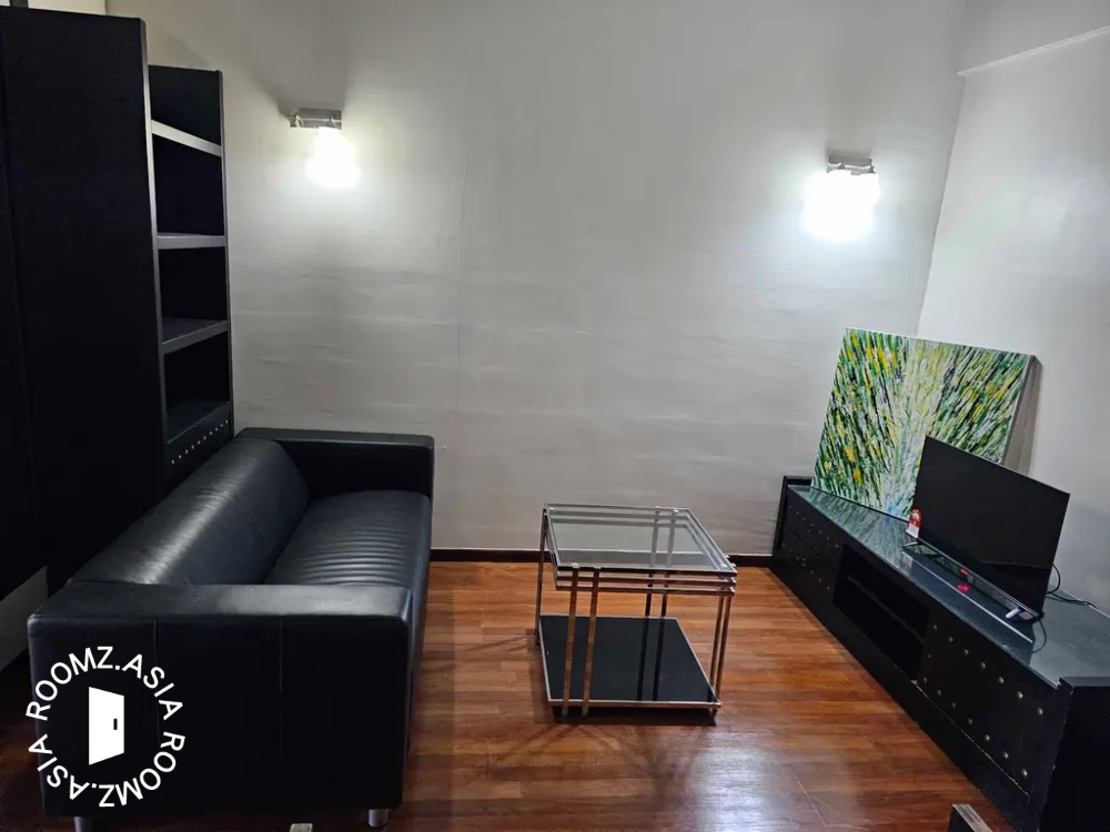 Studio room for rent at Address: Jalan Hang Isap, Bukit Bintang, 50150 Kuala Lumpur, Wilayah Persekutuan Kuala Lumpur, Malaysia with private 🛁bathroom