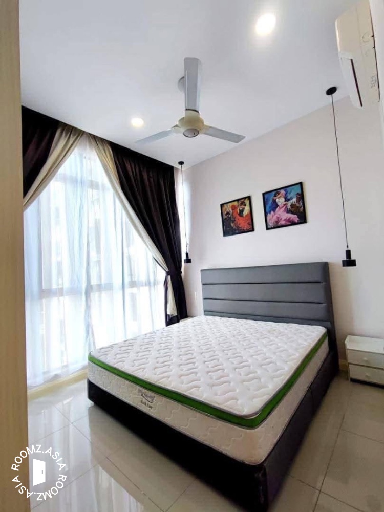 Studio room for rent at with private 🛁bathroom