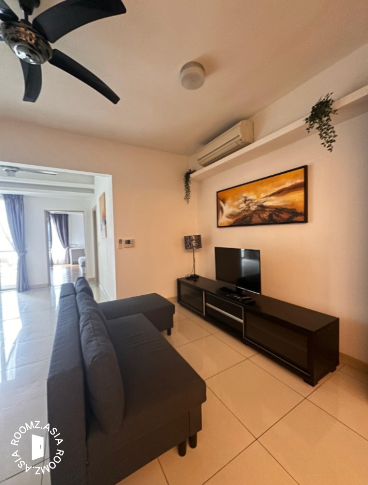 Fully Furnished studio at Palm Court condominium