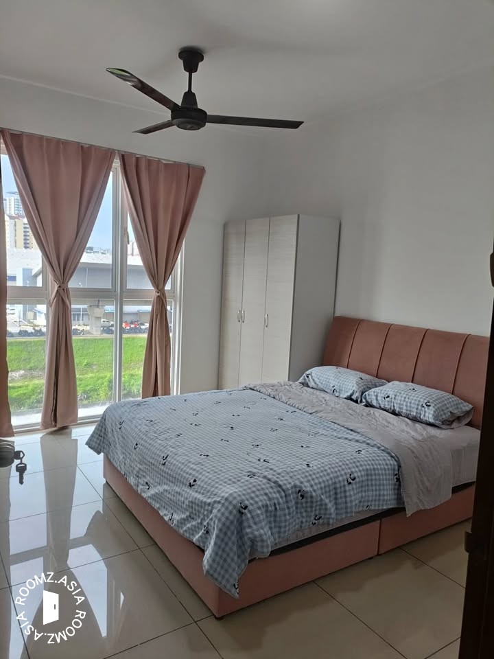 Single room for rent at Suasana Bangsar with private 🛁bathroom