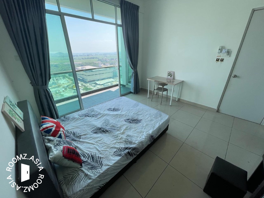 Master room for rent at with private 🛁bathroom