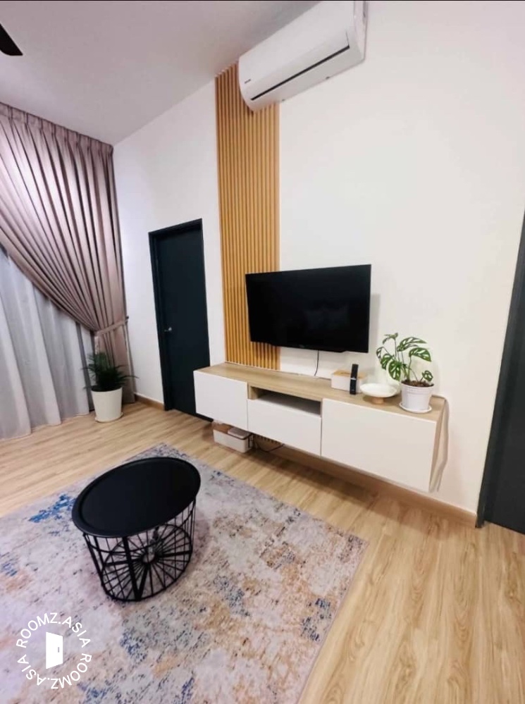 Studio room for rent at with private 🛁bathroom