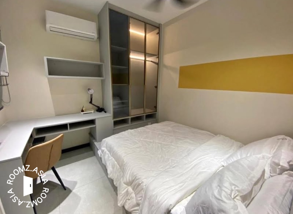 Studio room for rent at with private 🛁bathroom