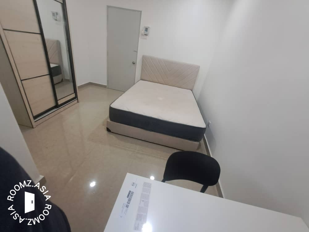 Male Master Rooms @ Damansara Utama SS 21 Link Hse walk to LRT 3, Uptown Damansara shops & offices